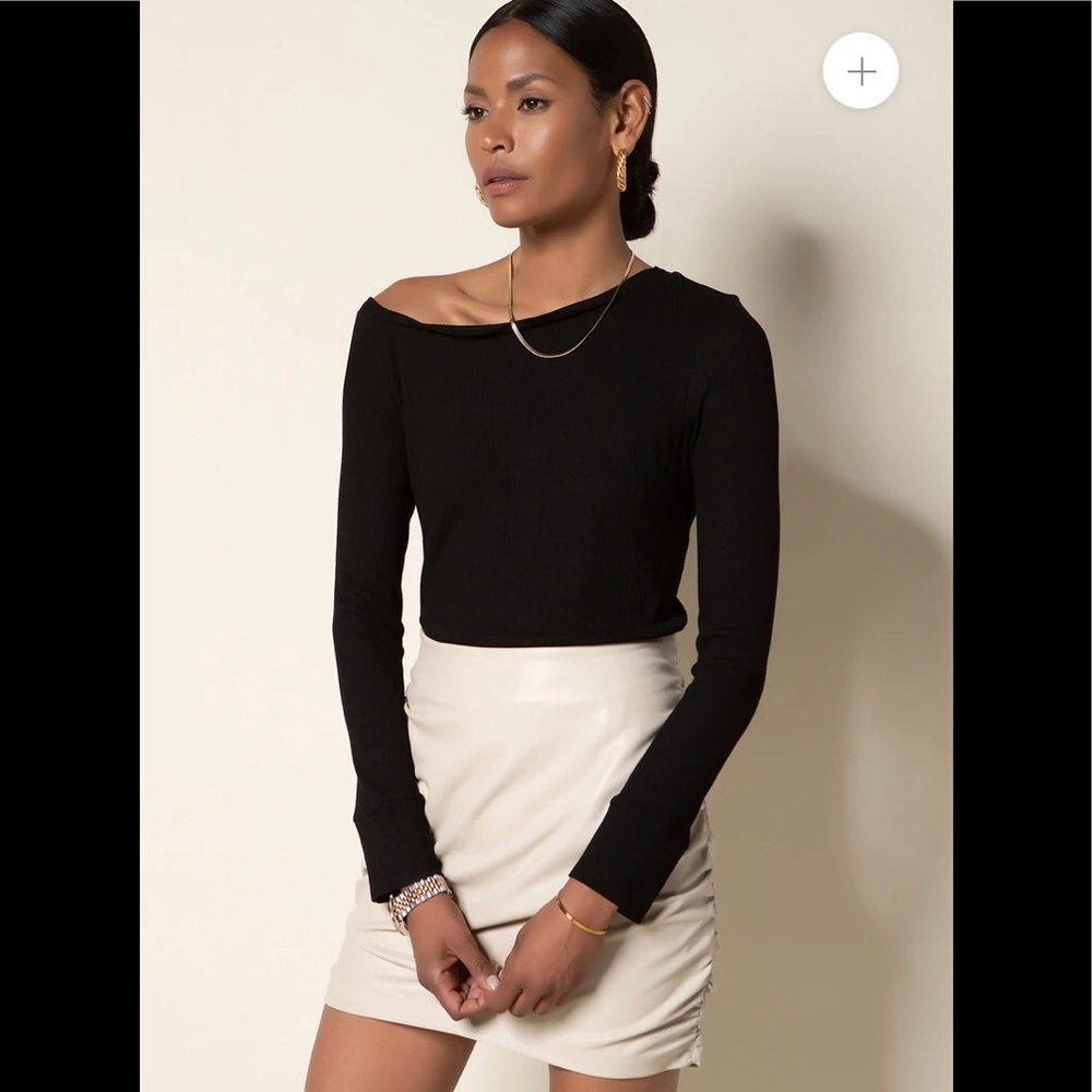 NWT tart Shelley top in black